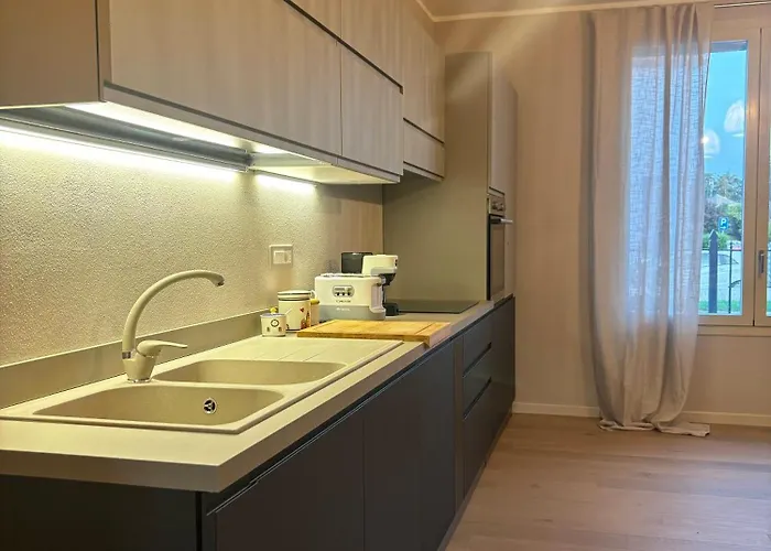 Evan A Due Passi Dal Centro Nyaraló *